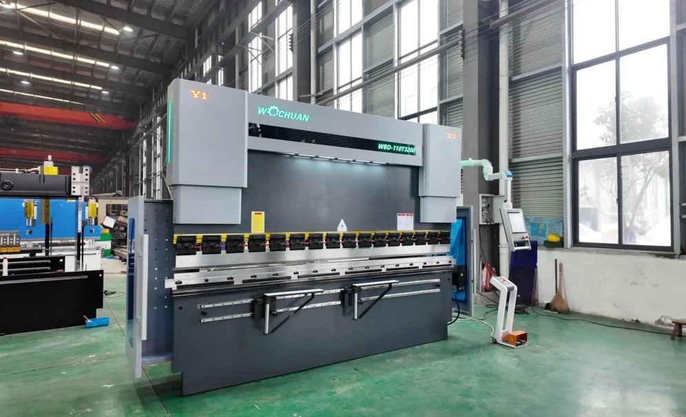 WOCHUAN WBD-110T3200 CNC press brake in the factory